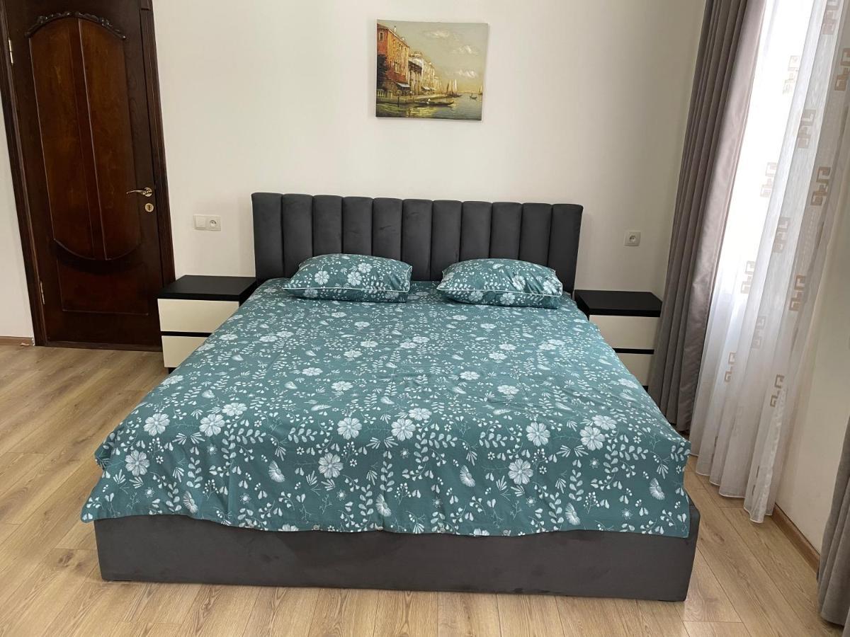 Temo Guest House 10 巴统 外观 照片